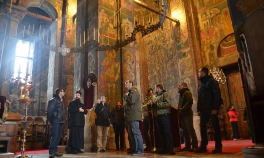 decani full.jpg